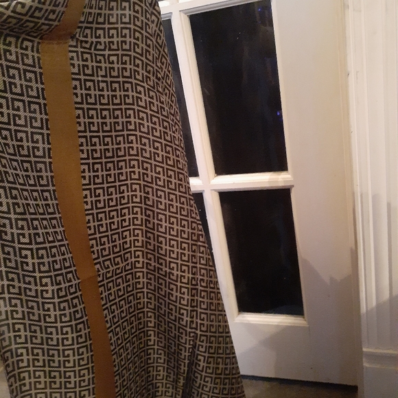 100% **Silky Polyester Shawl / Scarf *Long 6ft by 3ft - Picture 4 of 5